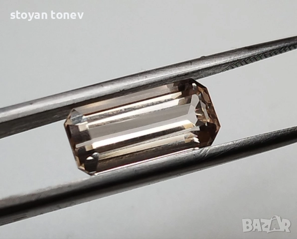 Естествен топаз с деликатен цвят 4.45кт.! Сертифициран! Нов!, снимка 11 - Други - 52299959