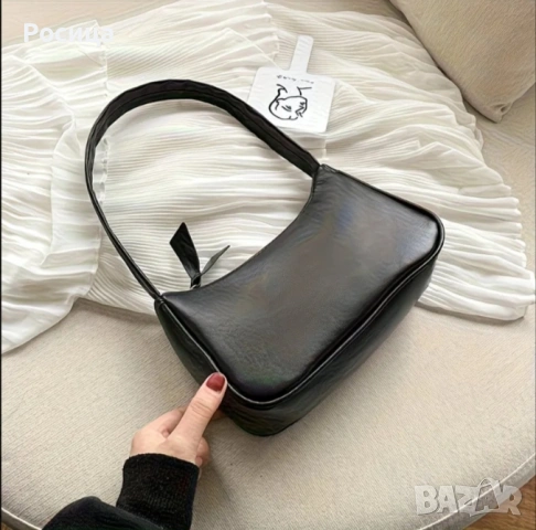 Черна дамска чантичка , снимка 2 - Чанти - 54196157