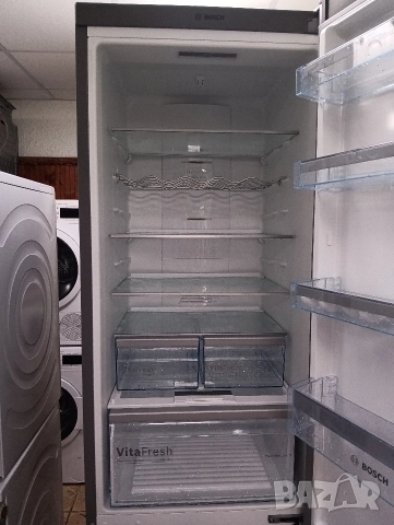 Иноксов комбиниран хладилник с фризер Бош Bosch Total No Frost 2 години гаранция!, снимка 8 - Хладилници - 52580173