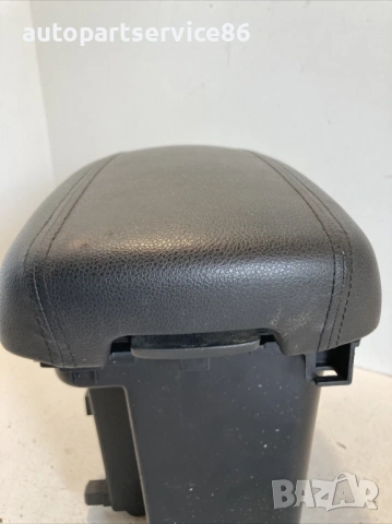 Подлакътник преден черен за KIA Sportage (2011) 84680-3W910, снимка 3 - Части - 53380718