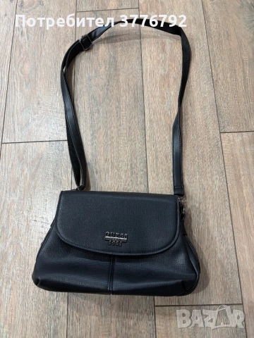 Дамска чанта Guess, снимка 7 - Чанти - 52613869