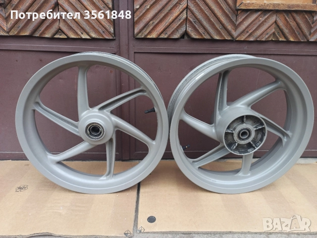 Джанти Grimeca от Cagiva mito 17MT x 4.00 и 17MT x 3.00 в много добро състояние.