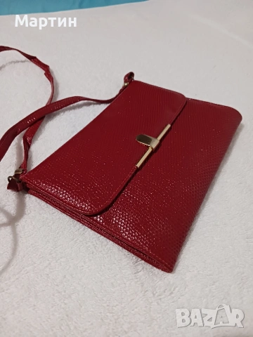 Лачена чантичка, снимка 3 - Чанти - 53660706