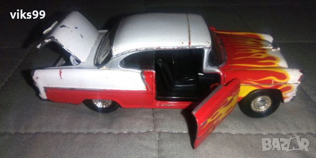 1955 Chevrolet Bel Air Road Champs 1:43, снимка 2 - Колекции - 39574054