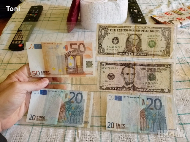 1 долар 1 Dollar 5 Dollars 5 долара 20 евро 2002 20 Euro 2002,50 Euro 2002 50 евро 2002