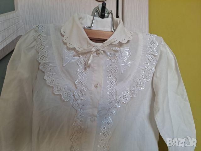 Детска бяла блуза риза с копчета и дантели, снимка 2 - Детски Блузи и туники - 45904982