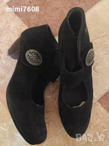 обувки от велур , снимка 2 - Дамски обувки на ток - 51658780