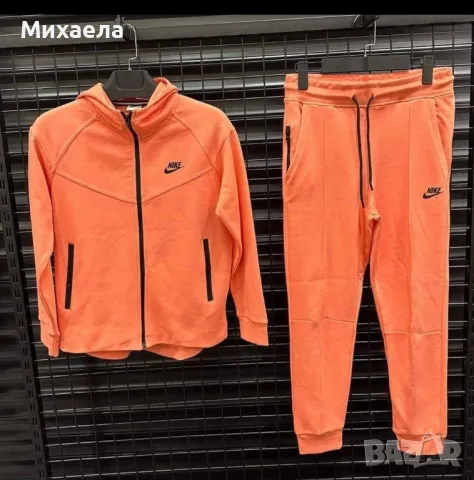 Дамски екипи Nike - различни цветове - 87 лв., снимка 4 - Спортни екипи - 48578067