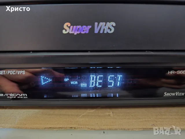 JVC HR-S6611 Hi–Fi Super VHS, снимка 10 - Плейъри, домашно кино, прожектори - 48338120