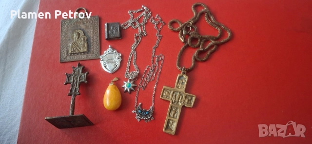 стар бронзов кръст, просфора и др църковни предмети 