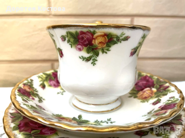ROYAL ALBERT красив троен сет за чай или дълго кафе от костен порцелан от Англия, снимка 3 - Антикварни и старинни предмети - 52957779