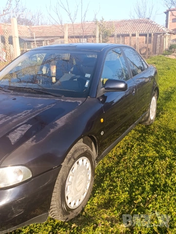 Продавам ауди а4 1.8 125к.с + едно за части