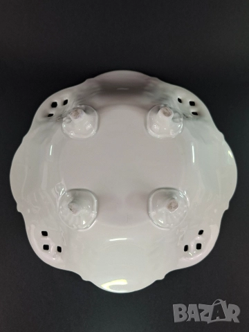 Порцеланова фруктиера на крачета с ажурен, ръб и флорална декорация, снимка 6 - Декорация за дома - 52847229