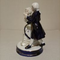 Рядка Винтаж кобалтово синя танцуваща двойка от от викториански/колониален порцелан , снимка 2 - Статуетки - 45180981