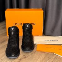 Обувки Louis Vuitton , снимка 1 - Кецове - 45012316
