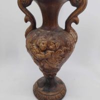 Много стара ваза тип амфора, керамична, релефна, с ангелчета, 21,5 см висока,, снимка 1 - Антикварни и старинни предмети - 45394418