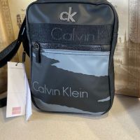Чанта Calvin Klein hologram, снимка 3 - Чанти - 45433975