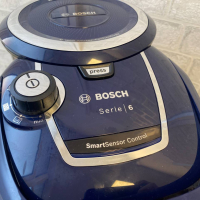 Прахосмукачка без торба Bosch Serie 6 BGC41X36 SmartSensе Control 700W, снимка 5 - Прахосмукачки - 44990288