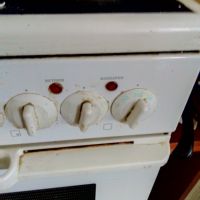 Готварска печка с керамичен плот, снимка 3 - Печки, фурни - 45543700