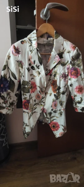 Дамско сако на цветя, снимка 1