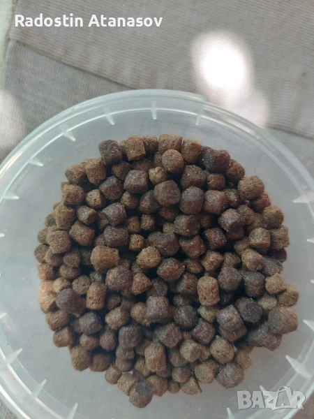Плаваща храна за езерни риби , снимка 1
