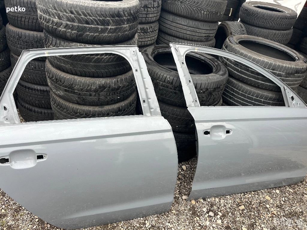 Продавам предна и задна врата за АудиA6 c7 десни., снимка 1