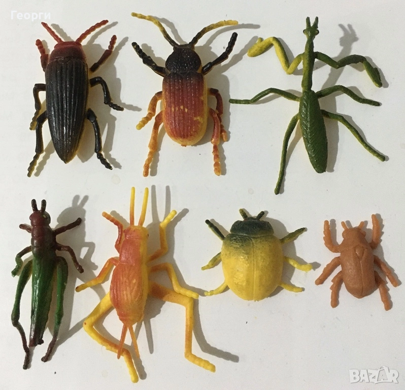 Насекоми от гума: бръмбари, скакалци, богомолка и други от Италия., снимка 1