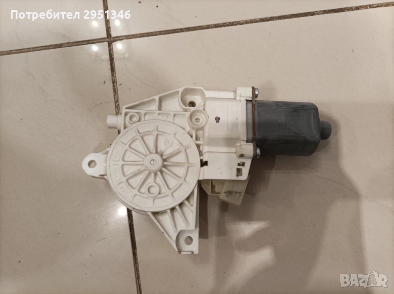 . Моторче стъклоповдигач Mercedes ML W164 A2518200842, снимка 1