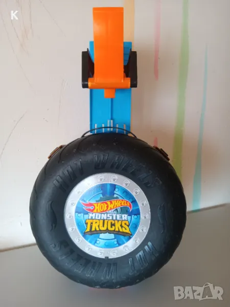 Hot Wheels Monster Truck - КАСКАДЬОРСКА ГУМА, снимка 1