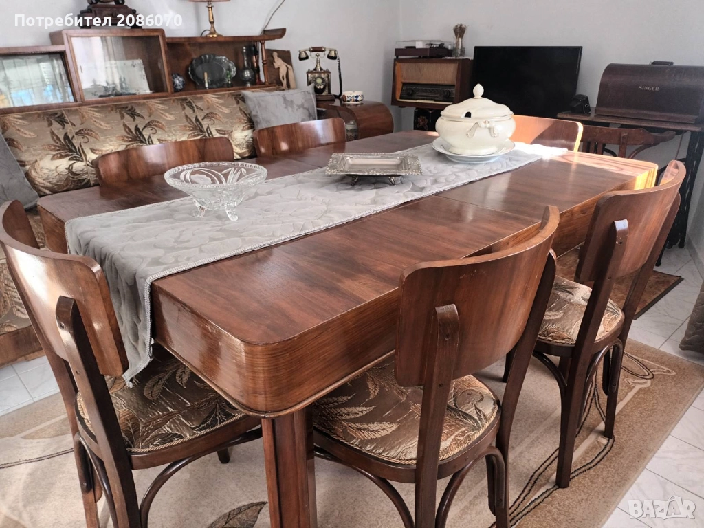 Старинна маса за хранене с шест стола, снимка 1