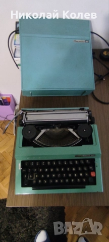 Продавам пишеща машина Марица 30 с кутия