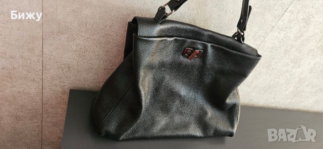 Дамска чанта от естествена кожа цвят черен 