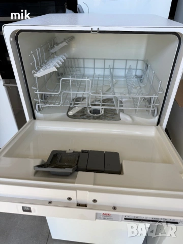 Мини - Малка съдомиялна AEG за вграждане, снимка 4 - Съдомиялни - 53643207