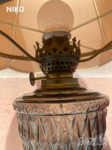 Стара нощна лампа от месинг и порцелан, снимка 3 - Антикварни и старинни предмети - 44959585