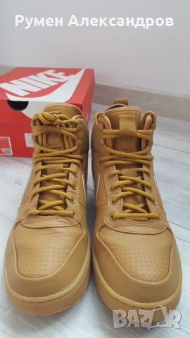 Кафяви зимни кецове Nike Court Borough Mid Winter за момче с р-р 41, снимка 3 - Кецове - 53434310