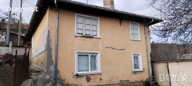 Къща с двор и плевня в кв. на гр. Трявна , снимка 2 - Къщи - 53975812