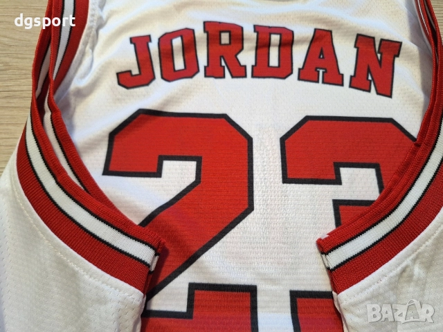 Баскетболен потник на Майкъл Джордан #23#Чикаго Булс#Mitchell & Ness !, снимка 6 - Баскетбол - 52533951