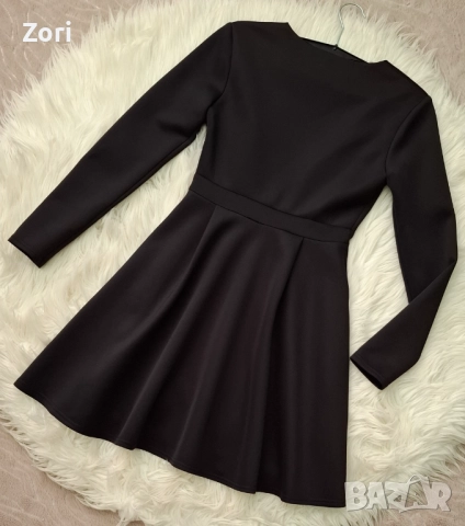 Черна кукленска рокля с дълбоко остро деколте, снимка 3 - Рокли - 52658056