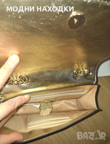 GUESS Оригинална Дамска Чанта, снимка 10 - Чанти - 53509255
