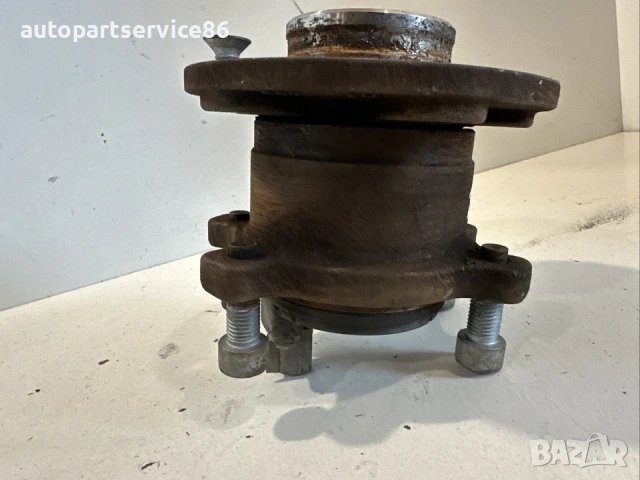 Задна лява главина за Volvo XC60 2.0D (2011), снимка 3 - Части - 53741911