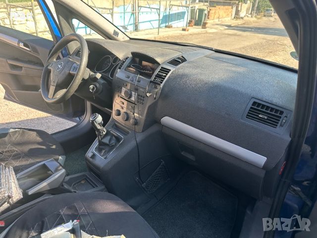 Opel Zafira 1.6i  Gas/Benzin, снимка 9 - Автомобили и джипове - 46553234