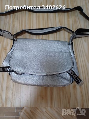 Нова дамска чанта, снимка 1 - Чанти - 45421738