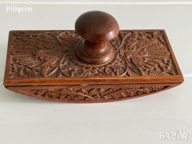 Попивателна за мастило (дървено преспапие).