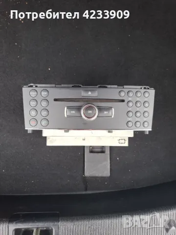 Mercedes w204 radio CD , снимка 1 - Аксесоари и консумативи - 48727657