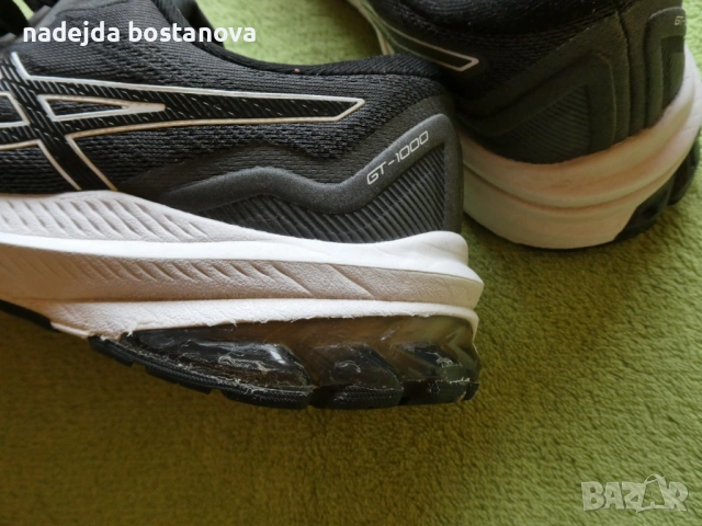 продавам дамски маратонки ascics gt1000 flyfoam,номер 36 в черно и бяло, снимка 2 - Маратонки - 54132129