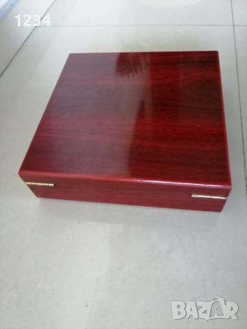 Дървена кутия 20 х 20 h 5.5 см. , снимка 3 - Други стоки за дома - 45269926