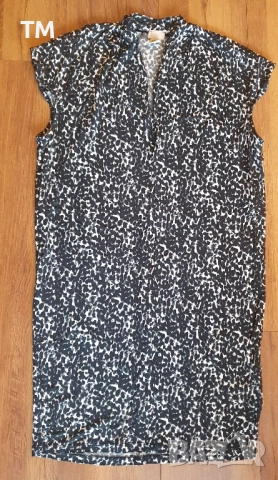 Голям лот от бански, плажна рокля и две хавлии и 