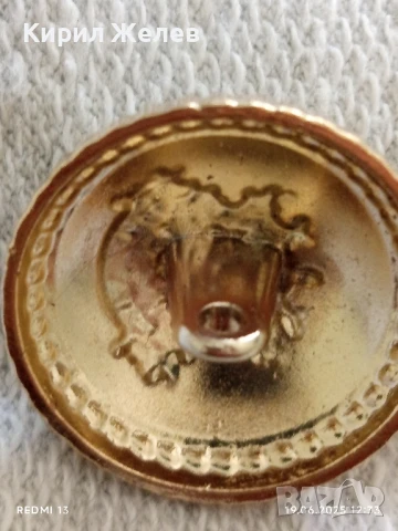 Четири стари копчета с релефен дизайн корона и герб за КОЛЕКЦИЯ ДЕКОРАЦИЯ 43849, снимка 4 - Други ценни предмети - 50723014