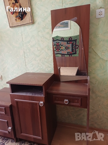 Комплект спалня, гардероб, тоалетка и две нощни щкафчета, снимка 5 - Спални и легла - 51633182