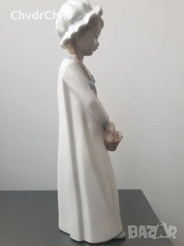 НАО ЛАДРО испанска порцеланова фигура на момиче с кошница с цветя/NAO Lladro статуетка 26см, снимка 3 - Колекции - 47095939